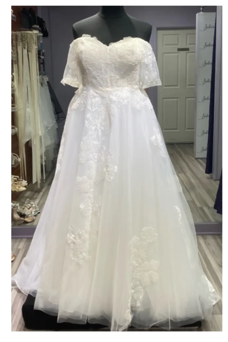 Michelle Bridal Style #MB2502 Default Thumbnail Image